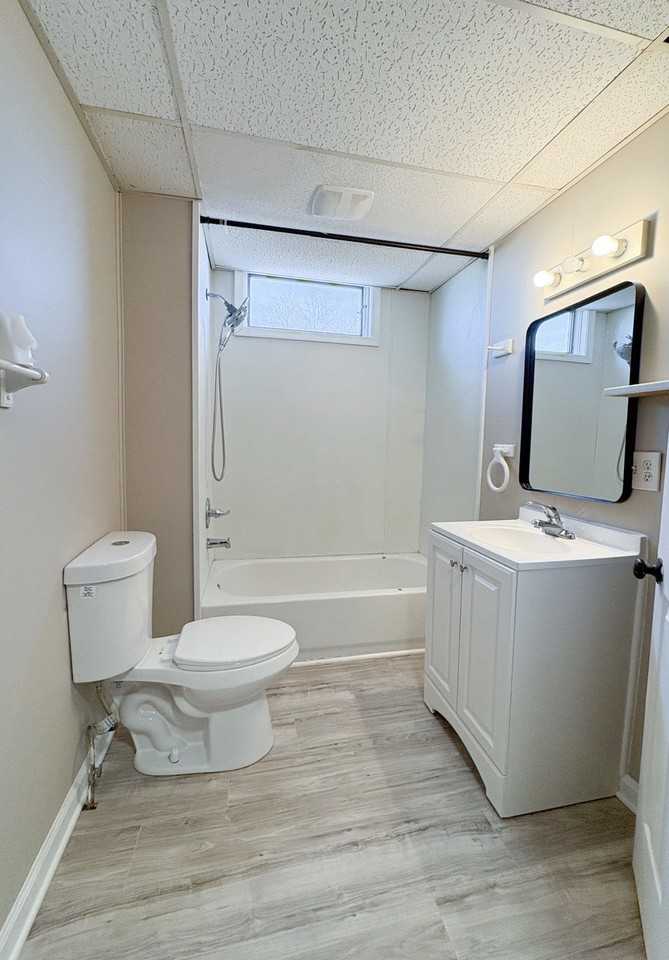205 N Queen St #1 - Photo 7 of 9