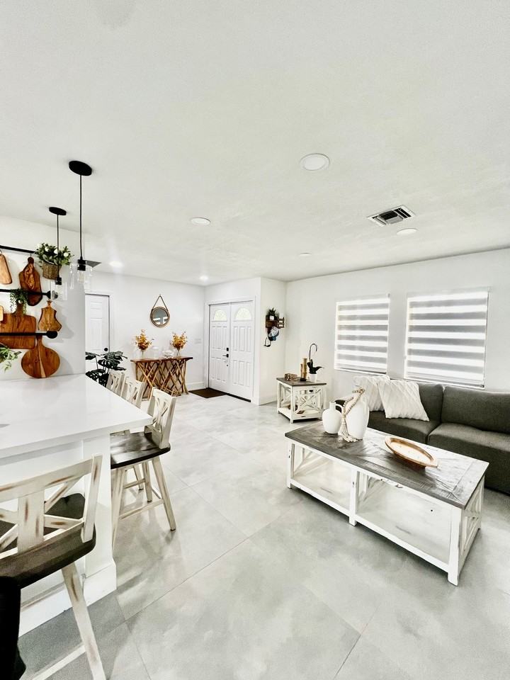 231 Se 45th Ter #NA - Photo 2 of 11