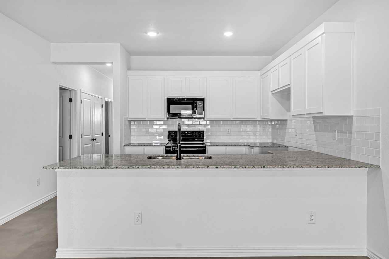 905 Smoke Tree Ln #B - Photo 6 of 29