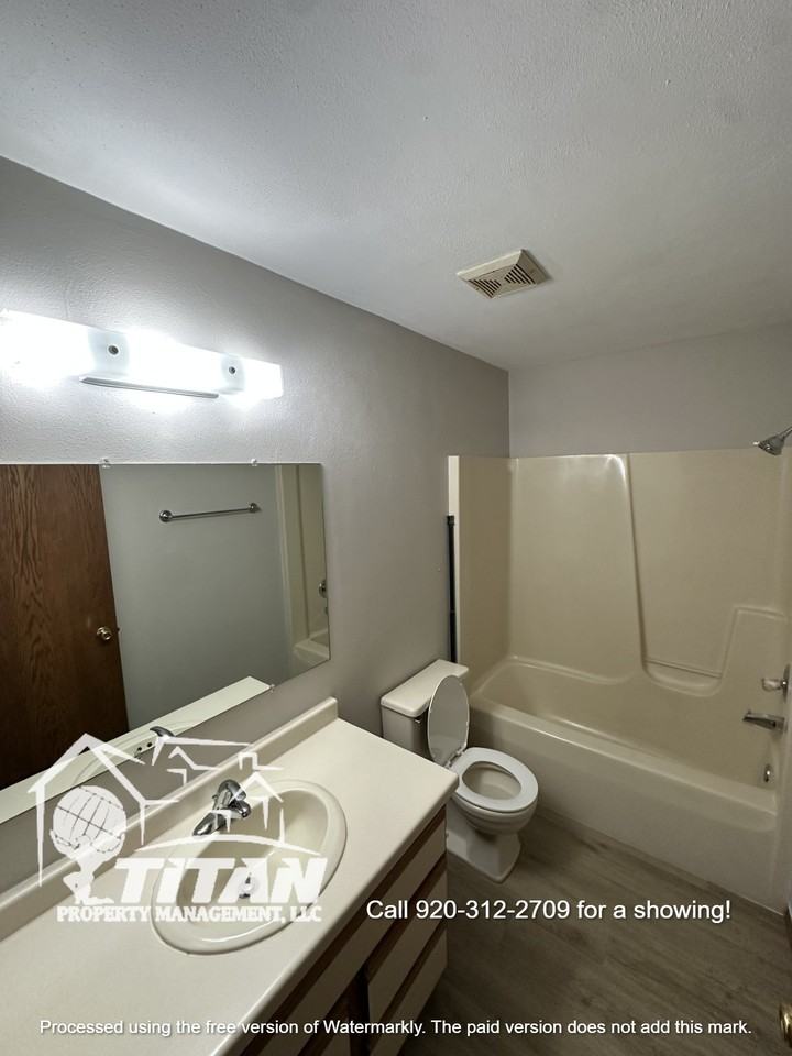 2321 N Cloudview Dr #2 - Photo 6 of 9