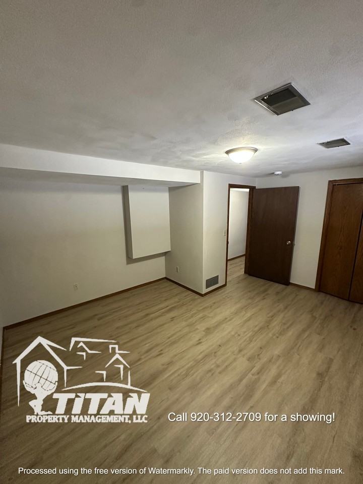 2321 N Cloudview Dr #2 - Photo 7 of 9