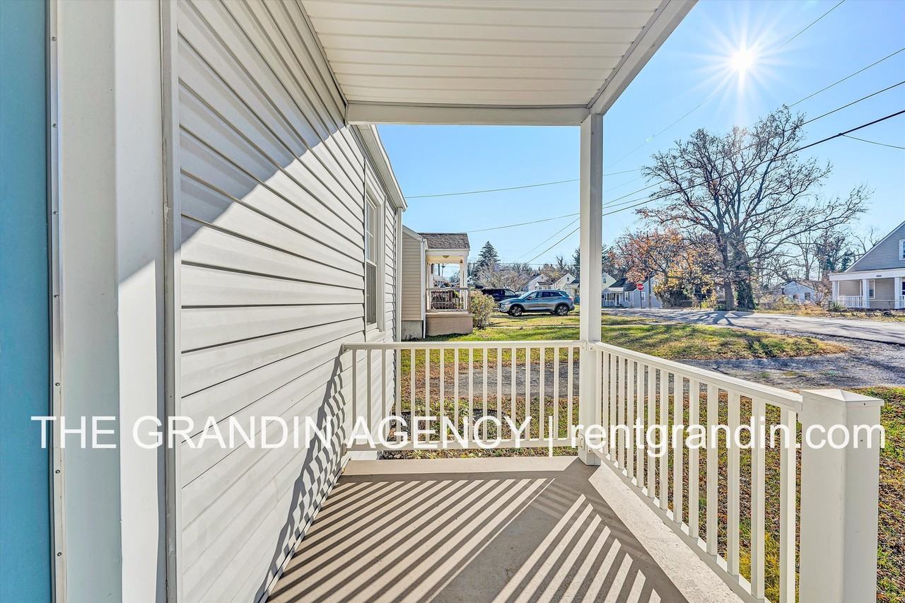 3911 Michigan Ave Nw #1 - Photo 5 of 35