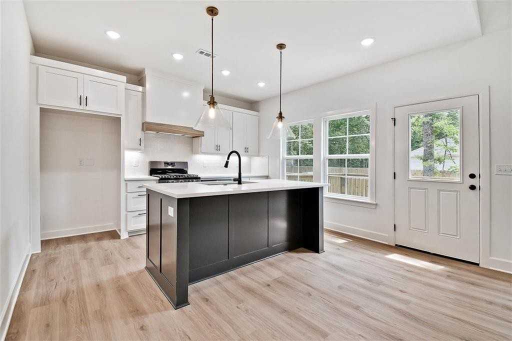 1 Hartford Ln #1 - Photo 4 of 24