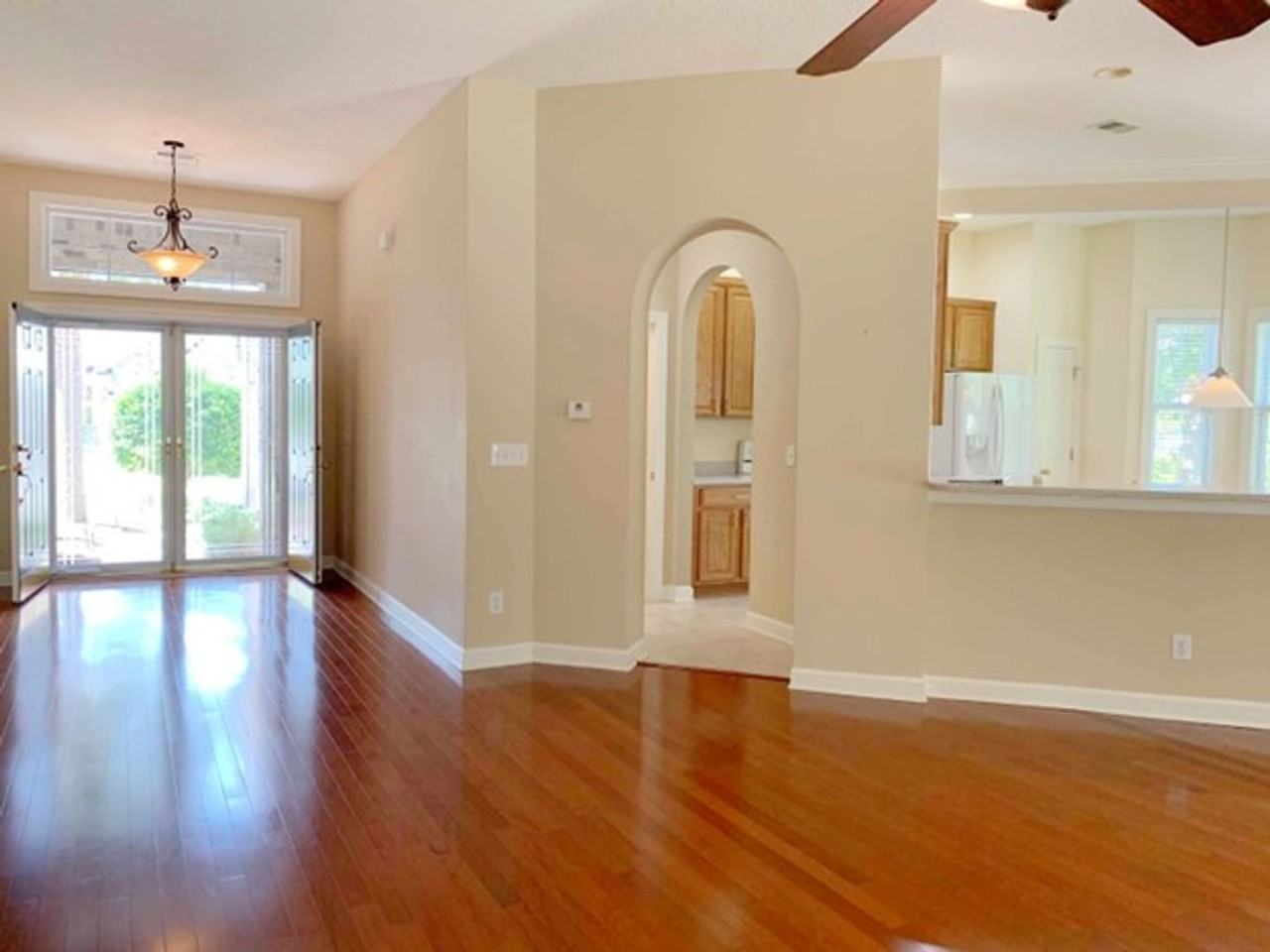 242 Barony Pl - Photo 2 of 15