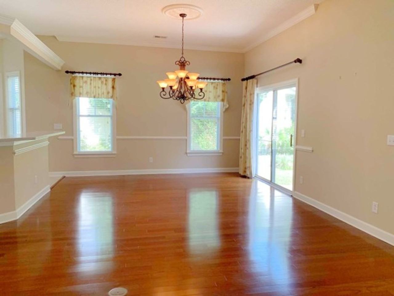 242 Barony Pl - Photo 6 of 15