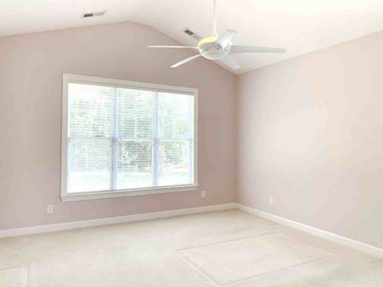 242 Barony Pl - Photo 7 of 15