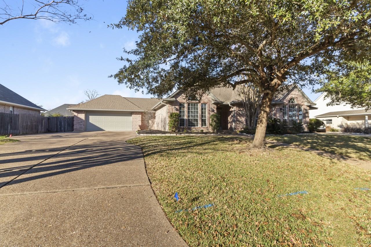 715 Berry Crk #1 - Photo 4 of 38