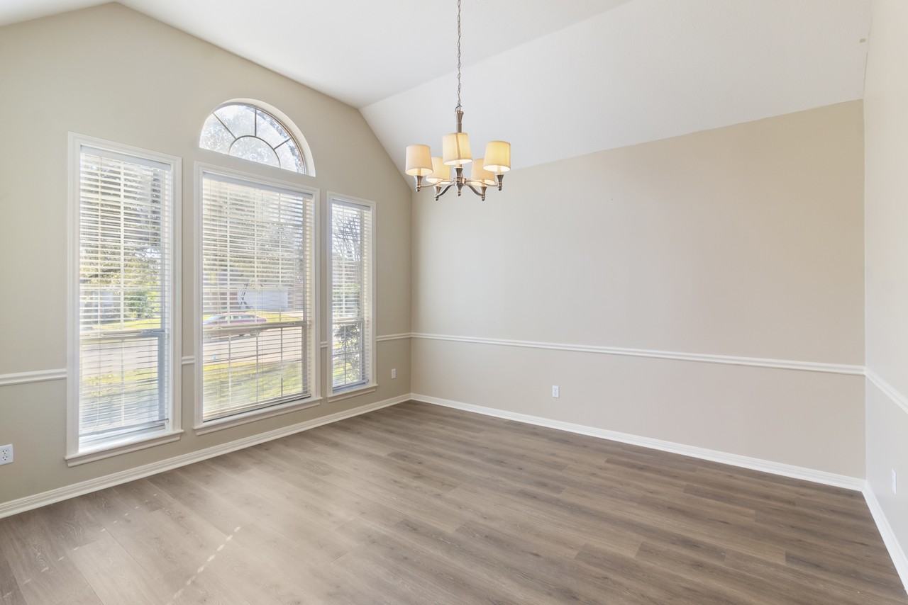 715 Berry Crk #1 - Photo 7 of 38