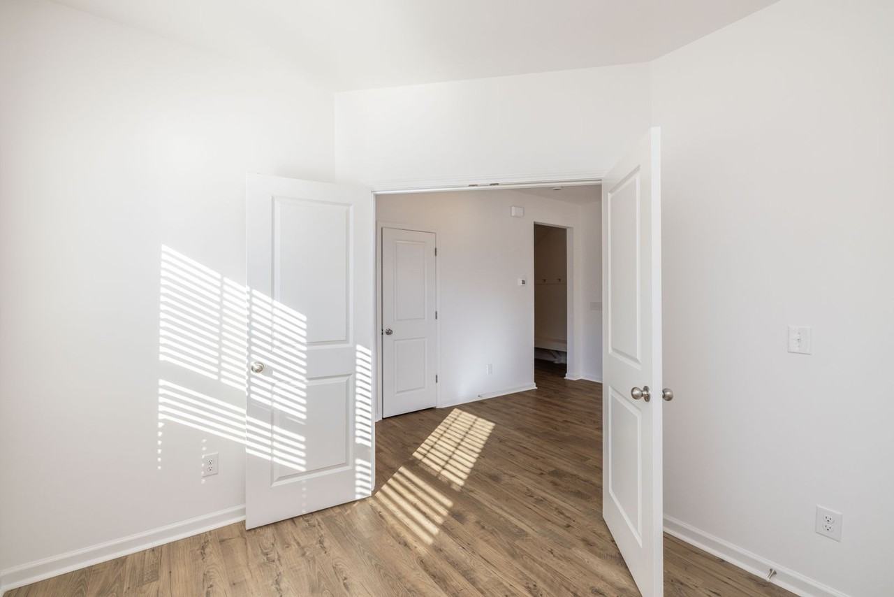 1146 Links Crossing Dr - Photo 5 of 31