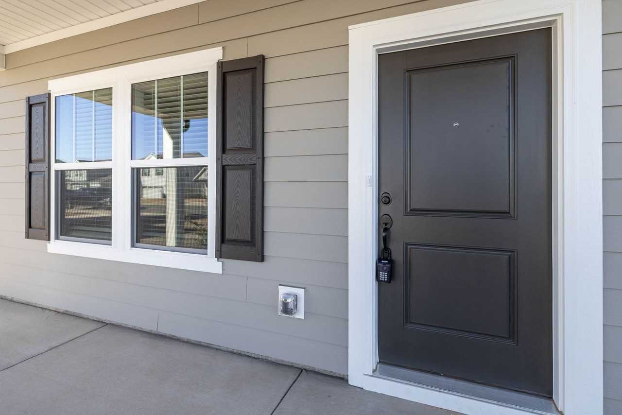 1147 Links Crossing Dr - Photo 2 of 27