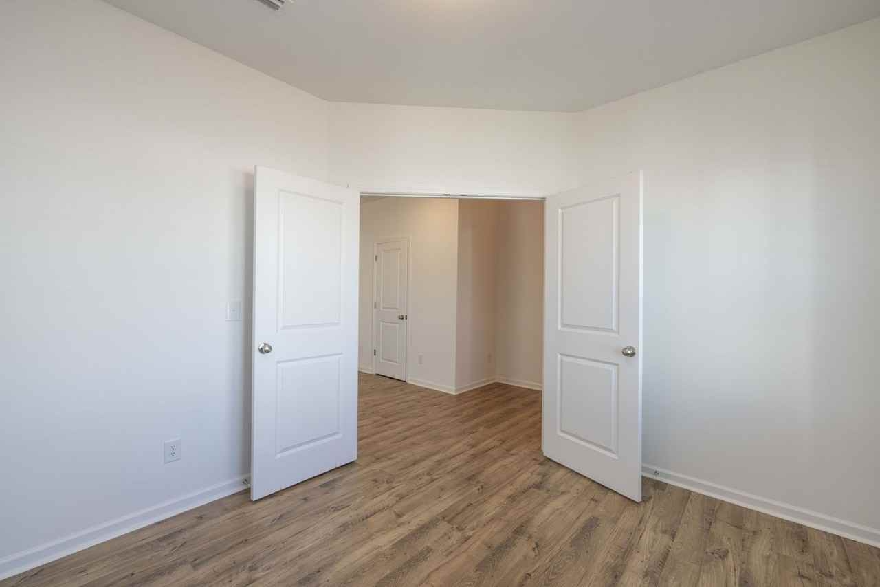 1147 Links Crossing Dr - Photo 5 of 27