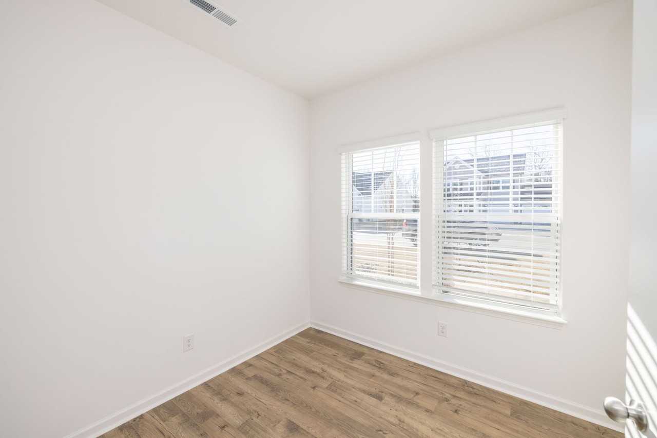 1150 Links Crossing Dr - Photo 3 of 27