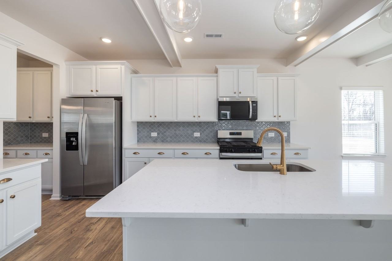 1151 Links Crossing Dr - Photo 6 of 33