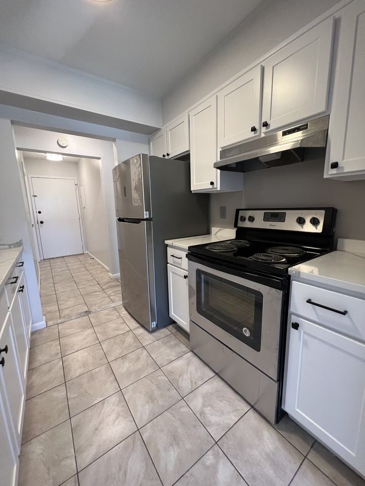 300 Seaside Ave #3C - Photo 2 of 7