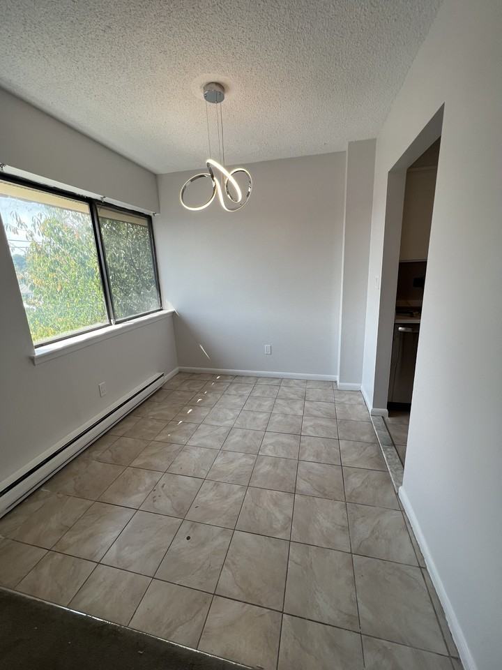 300 Seaside Ave #3C - Photo 5 of 7