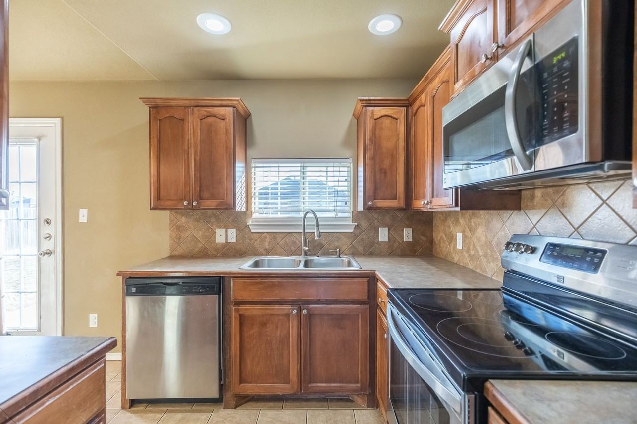 281 Sugarloaf Ave - Photo 6 of 30