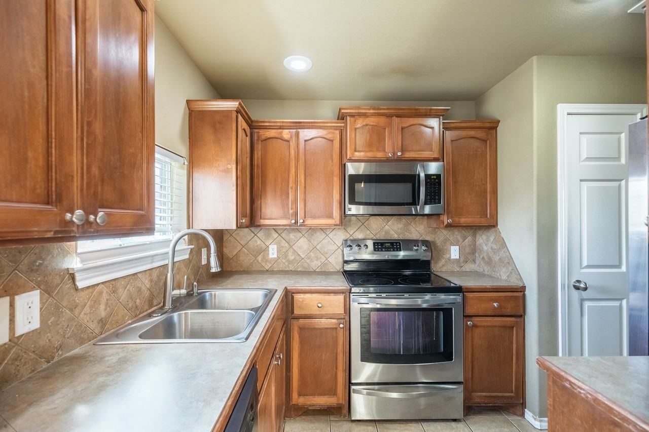 281 Sugarloaf Ave - Photo 7 of 30