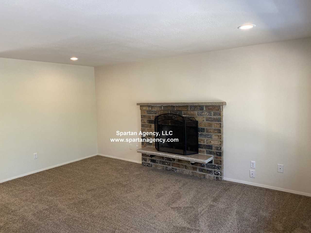 10416 29th St E #10416 - Photo 4 of 14