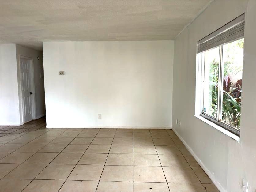5523 Lehigh Ave #5523 - Photo 2 of 8
