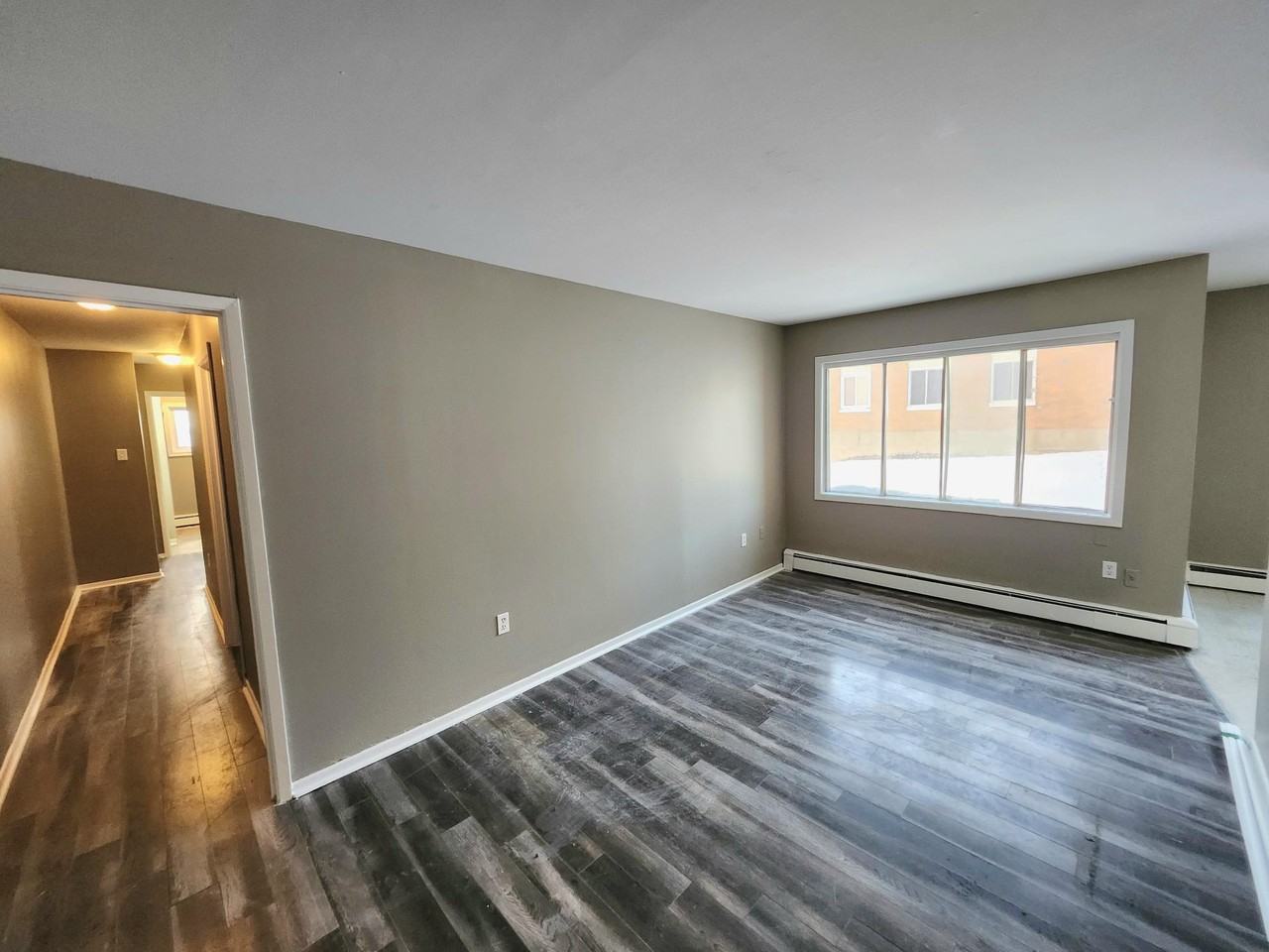 2 Reading Cres #5 - Photo 3 of 12