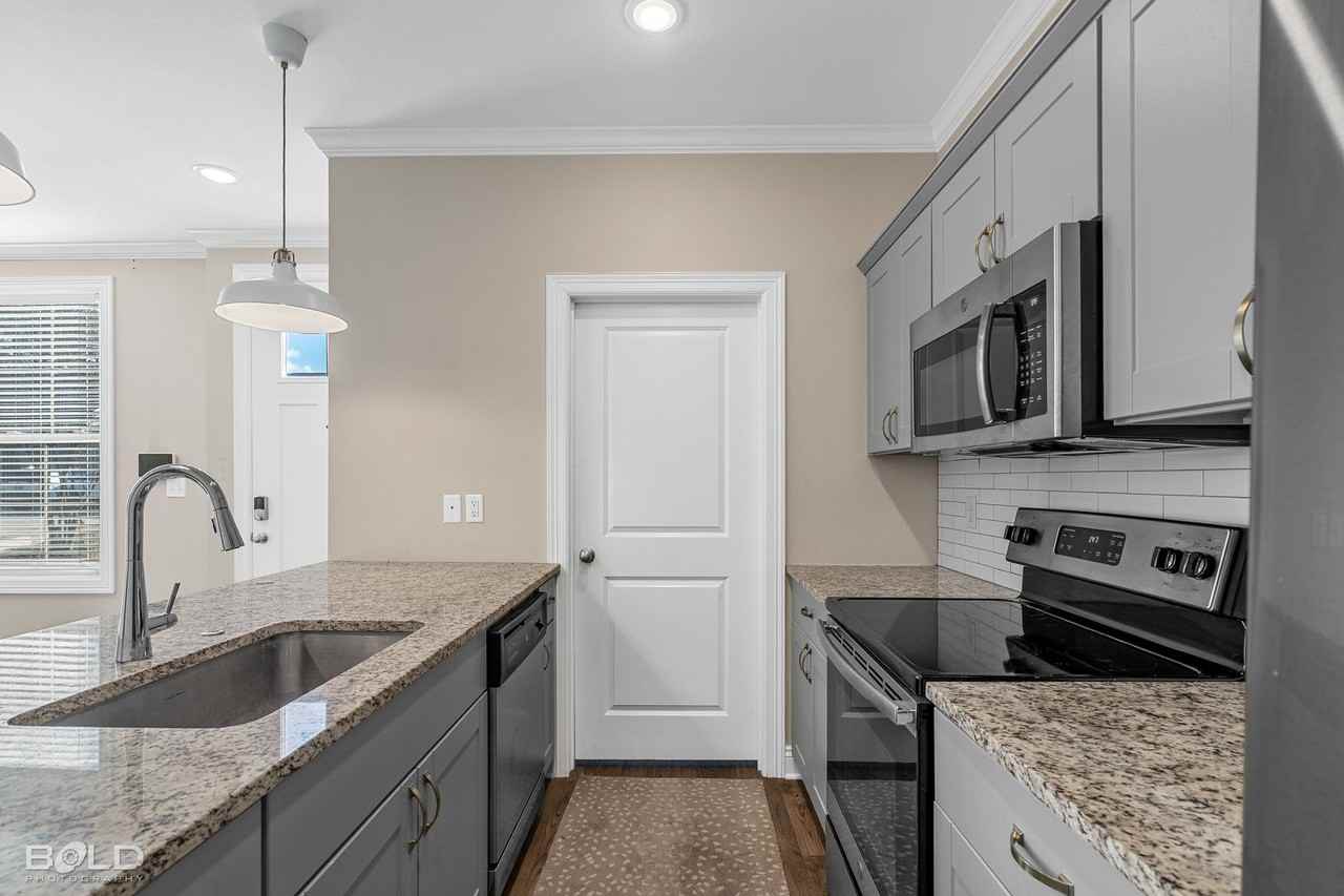 2551 Kavanaugh Rd - Photo 4 of 26