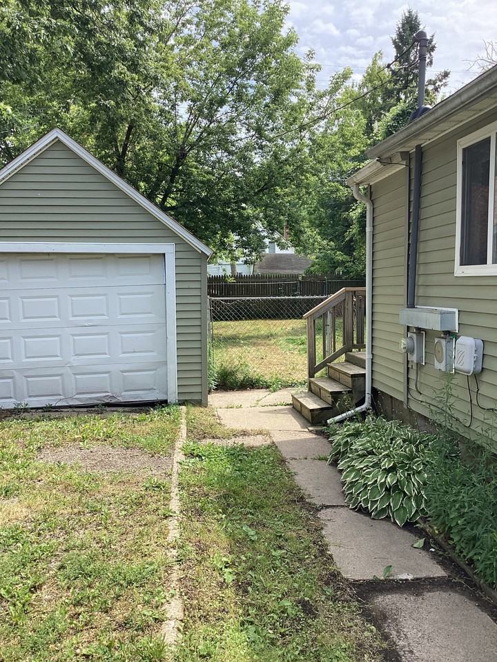 1208 Howard St #1 - Photo 5 of 50