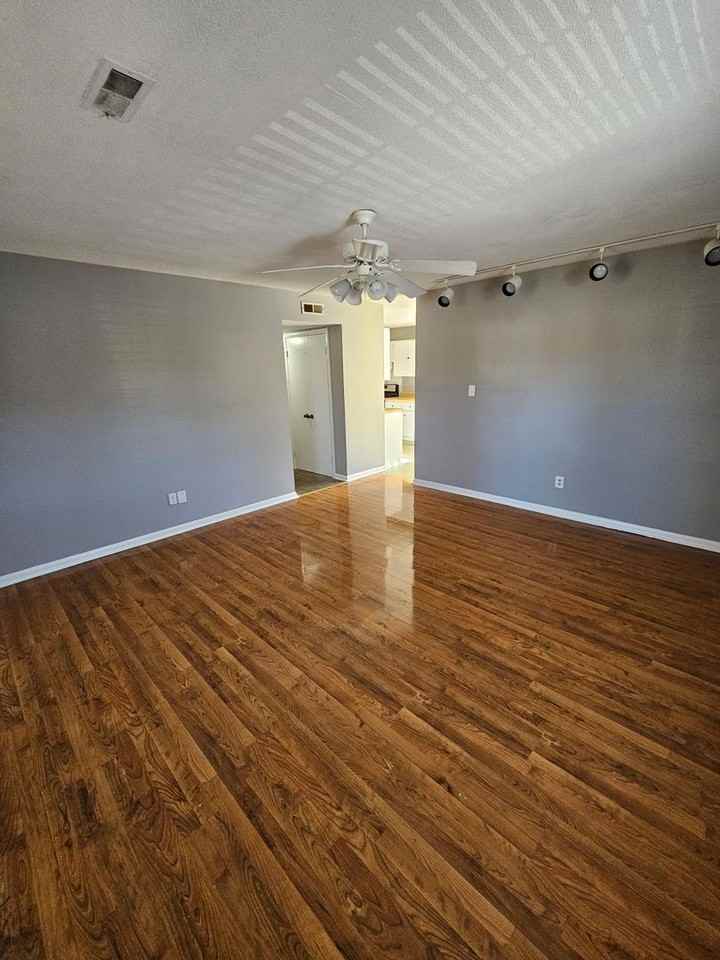 2604 Robeson St - Photo 3 of 13