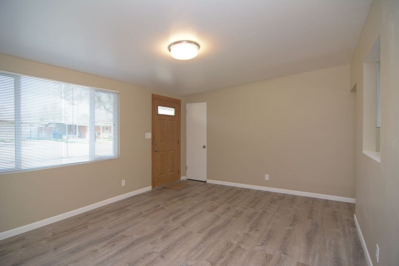 4115 N Lange Ave - Photo 3 of 17