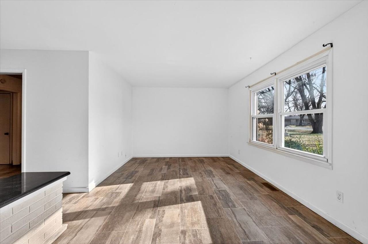 7350 Austin Dr - Photo 3 of 14