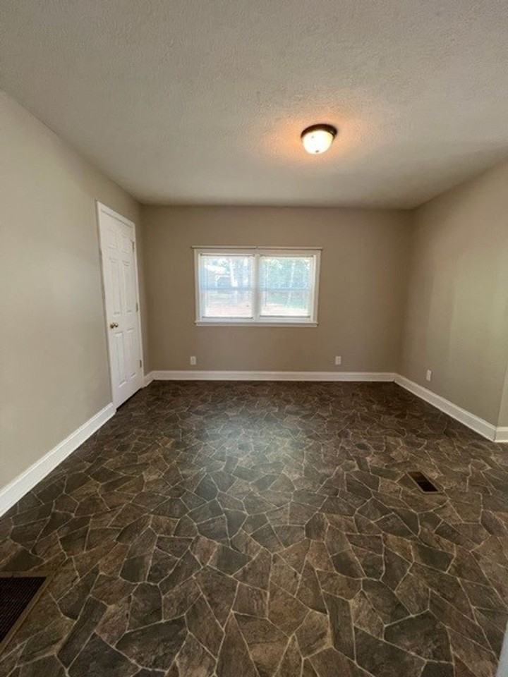 5835 Wrightsboro Rd - Photo 5 of 13