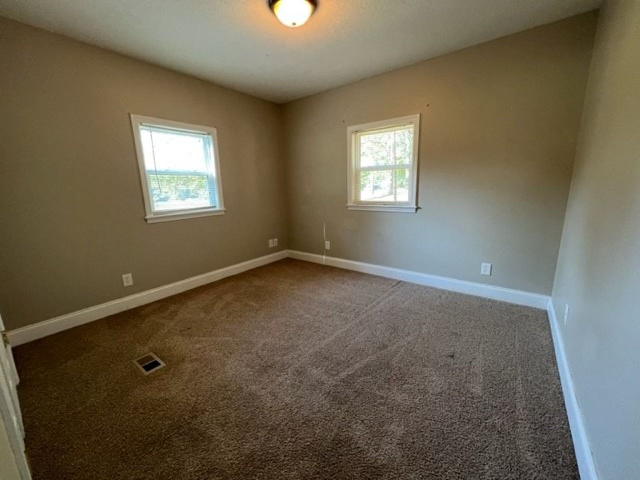 5835 Wrightsboro Rd - Photo 7 of 13