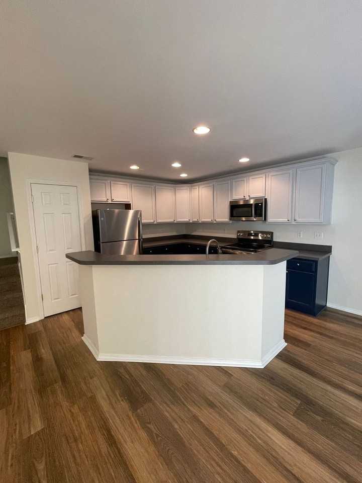 37 Sunbriar Ln - Photo 3 of 19