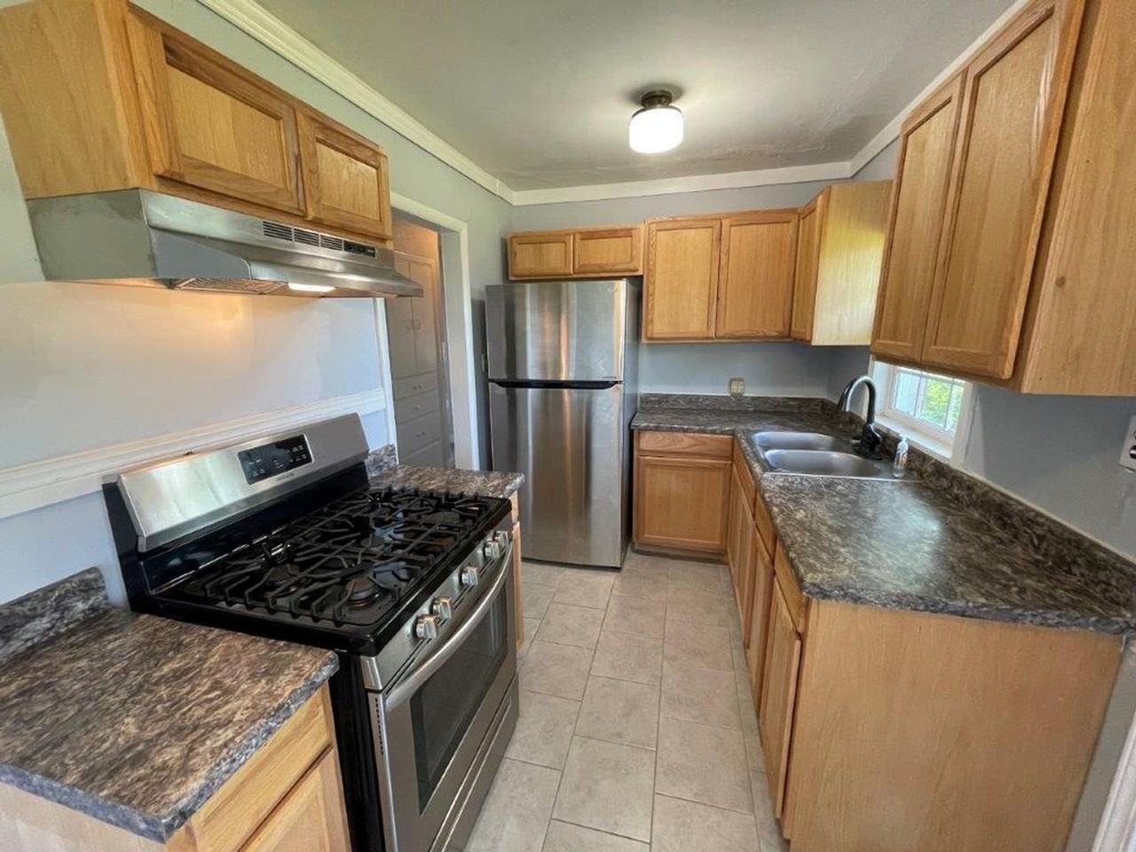 1345 Kinkaid Dr - Photo 3 of 14