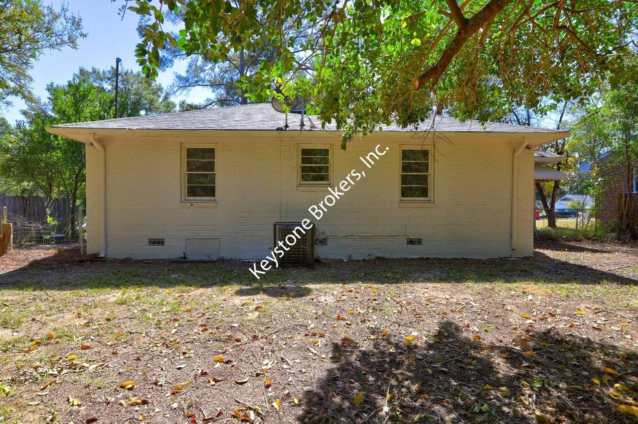 2128 Knightsbridge Rd #1 - Photo 2 of 9