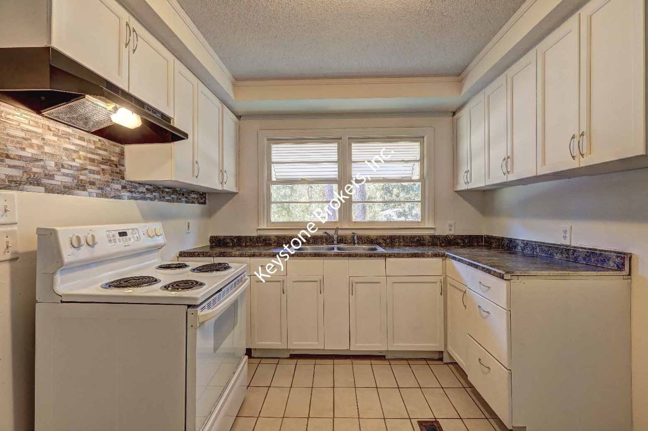 2128 Knightsbridge Rd #1 - Photo 4 of 9