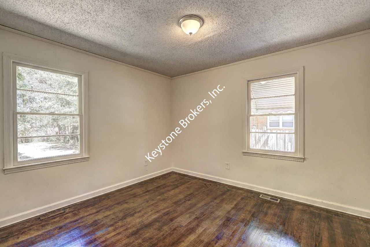 2128 Knightsbridge Rd #1 - Photo 5 of 9