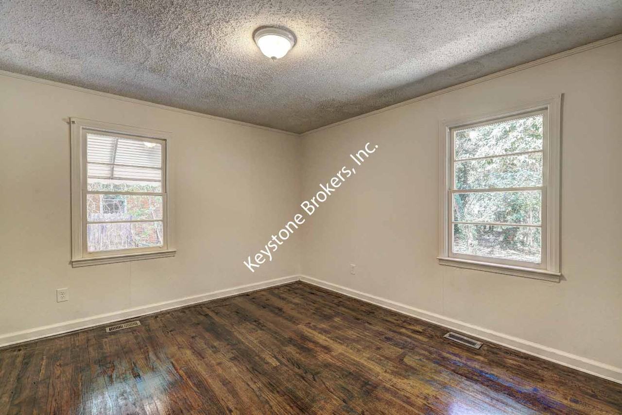 2128 Knightsbridge Rd #1 - Photo 6 of 9