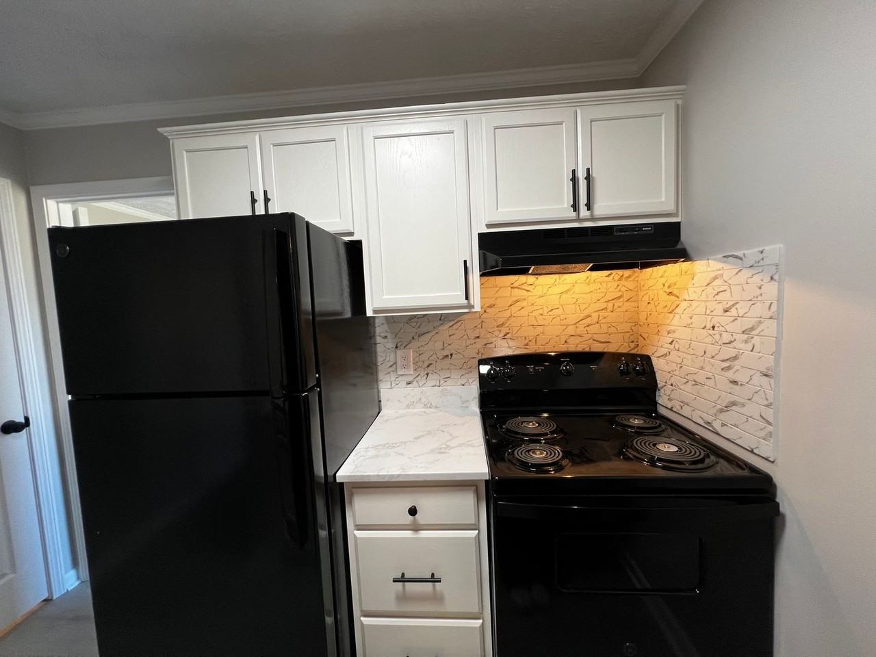 5858 Century Oaks Dr Apt B - Photo 5 of 24