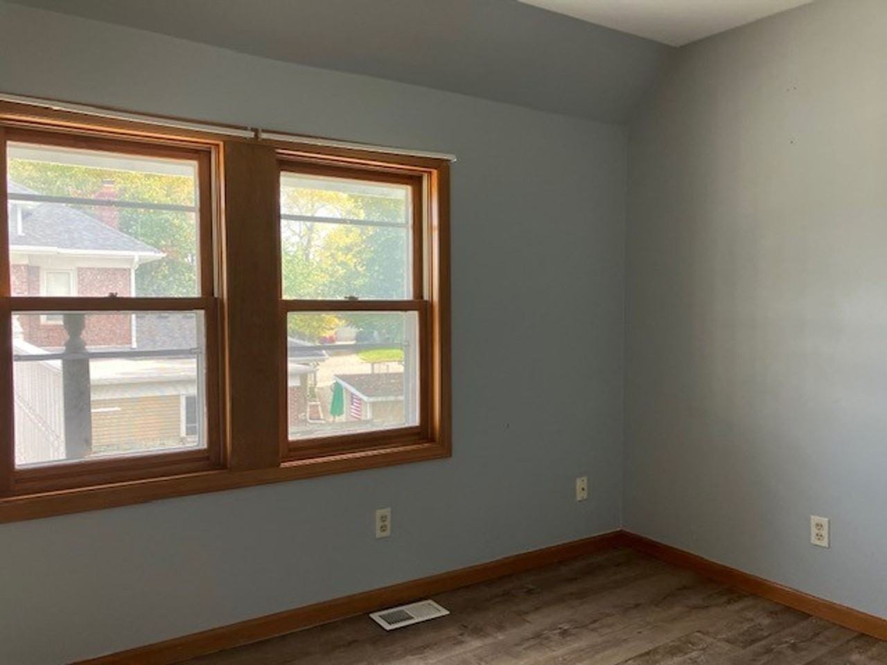 507 W Chestnut St - Photo 7 of 17