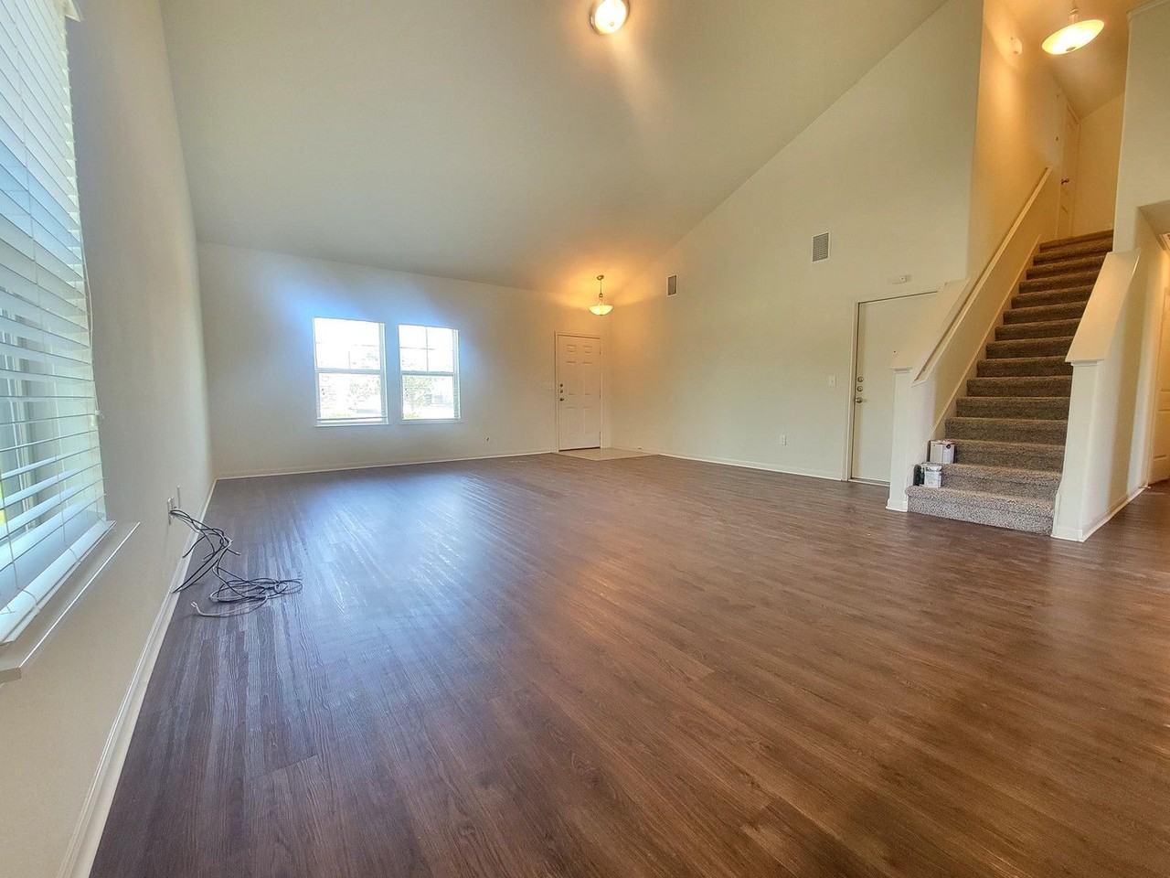 729 Pinnacle Dr - Photo 7 of 36