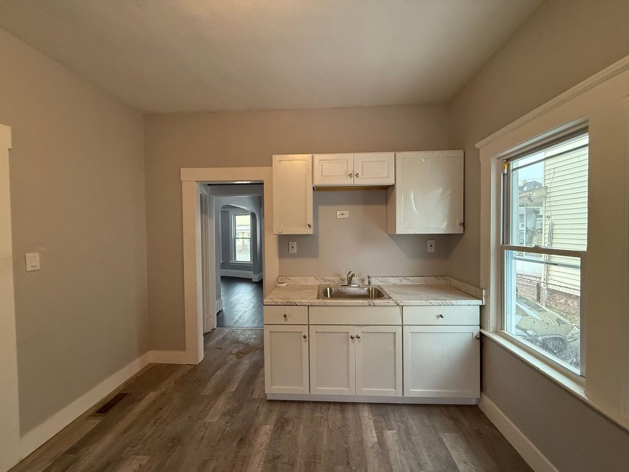 8106 Laumer Ave - Photo 4 of 8