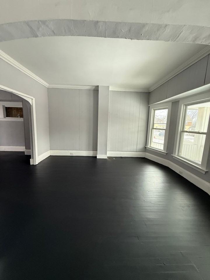 8106 Laumer Ave - Photo 6 of 8