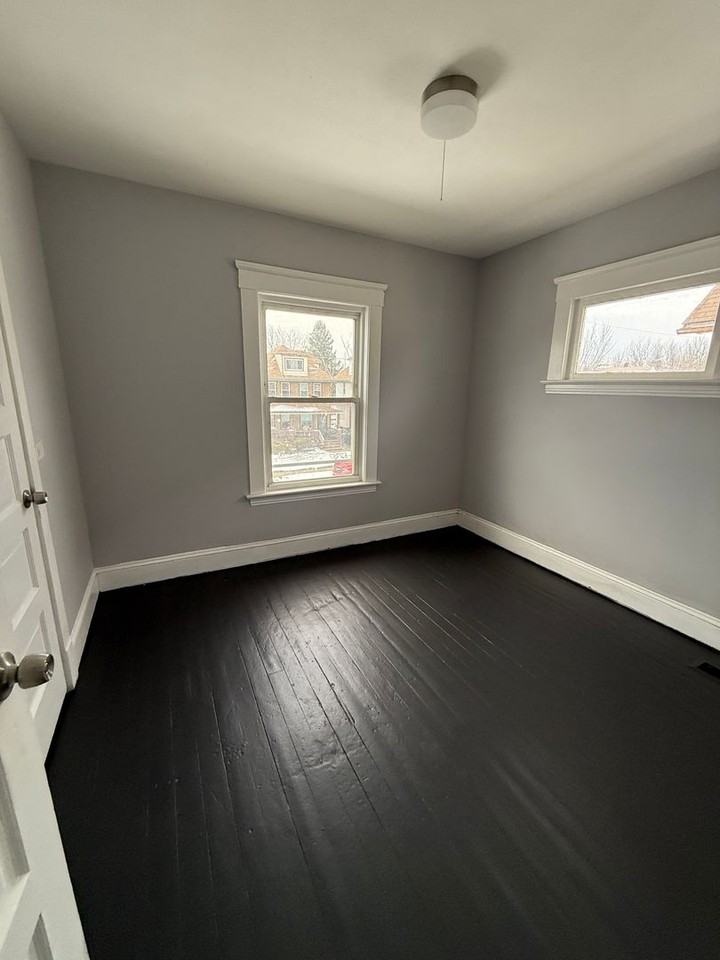 8106 Laumer Ave - Photo 7 of 8