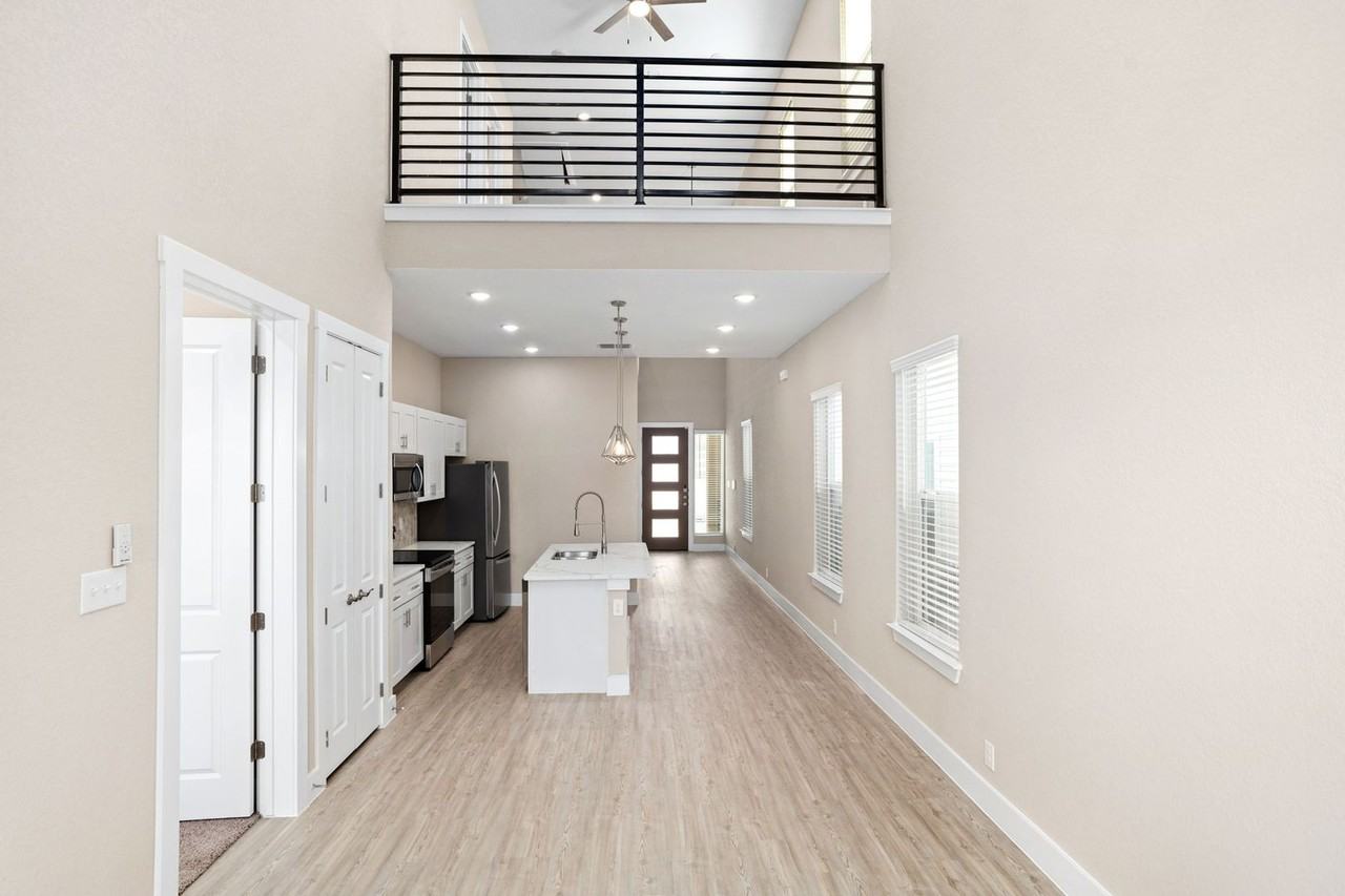 11882 Zarkava Way - Photo 5 of 34