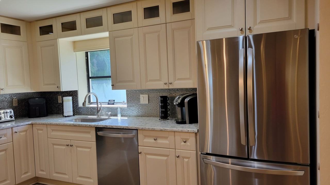 3932 Sunshine Ave - Photo 6 of 17