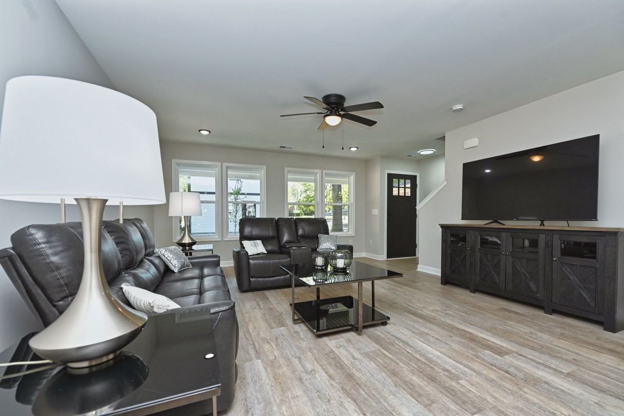 146 N Trigg Ave - Photo 3 of 41