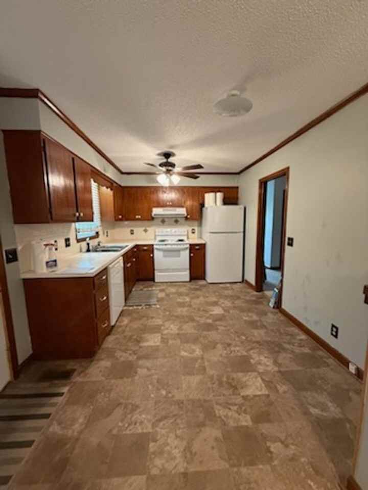 1307 Old Wallace Gregg Rd - Photo 3 of 9