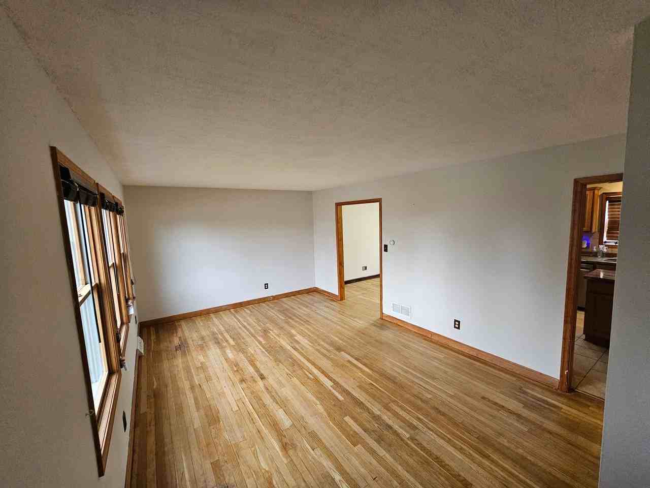 621 William St - Photo 3 of 31