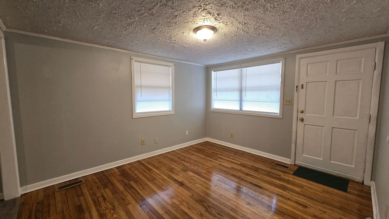 1132 Hood Ave - Photo 2 of 23