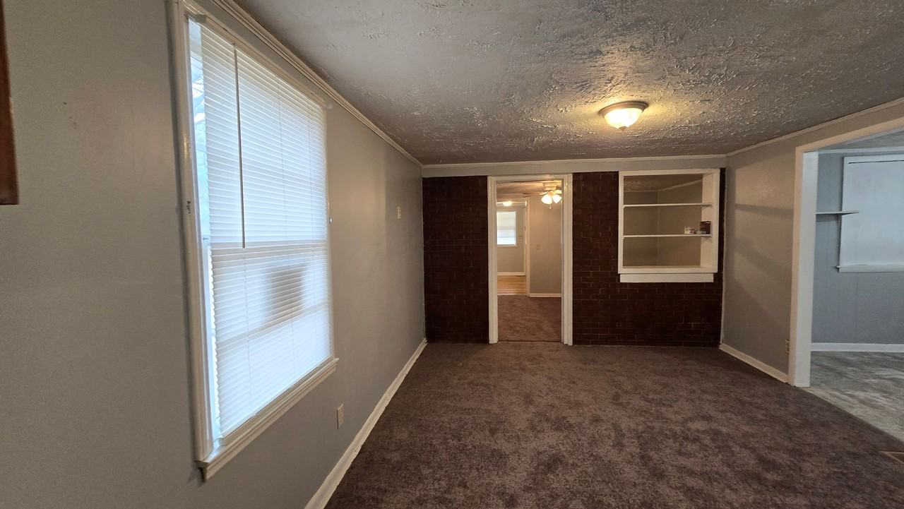 1132 Hood Ave - Photo 4 of 23